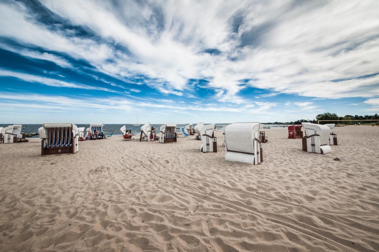 Traumhaff Kuestenchalets - Einzigartige Chalets An Der Ostsee. Ganz Aus Laerchenholz Mit Kamin Und Sauna Vogelsang-Warsin Buitenkant foto